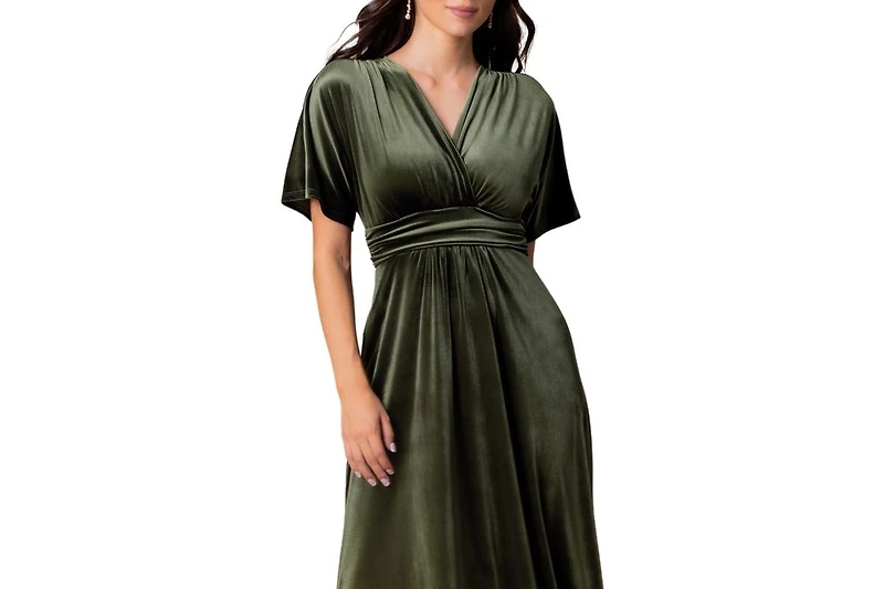 Kiyonna Women's Verona V-Neck Velvet Evening Gown with Pockets