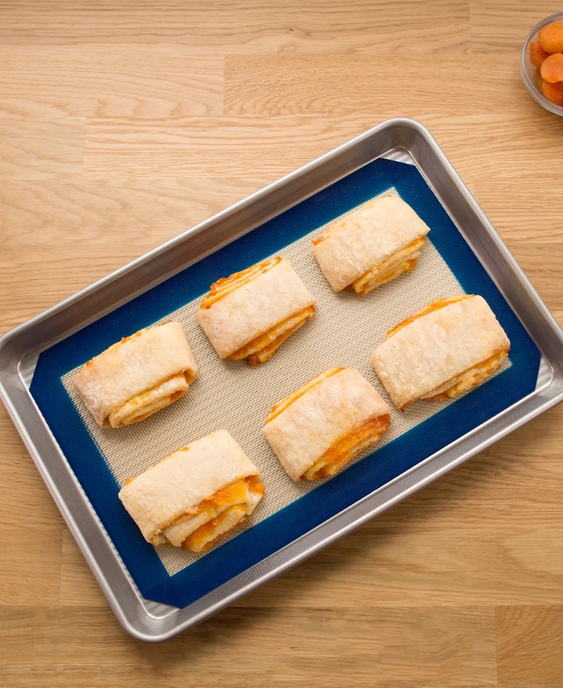 Usa Pan Non-Stick Aluminum 2 Piece Jelly Roll Pan and Baking Mat Set