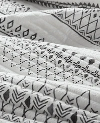 Madison Park Fraser Reversible Printed Microfiber Seersucker 3-Pc. Quilt Set, Full/Queen