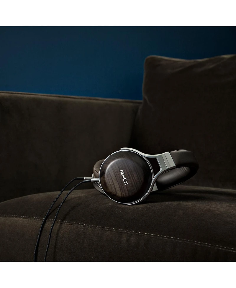 Denon Ah-D5200 Over-Ear Headphones (Zebrawood)