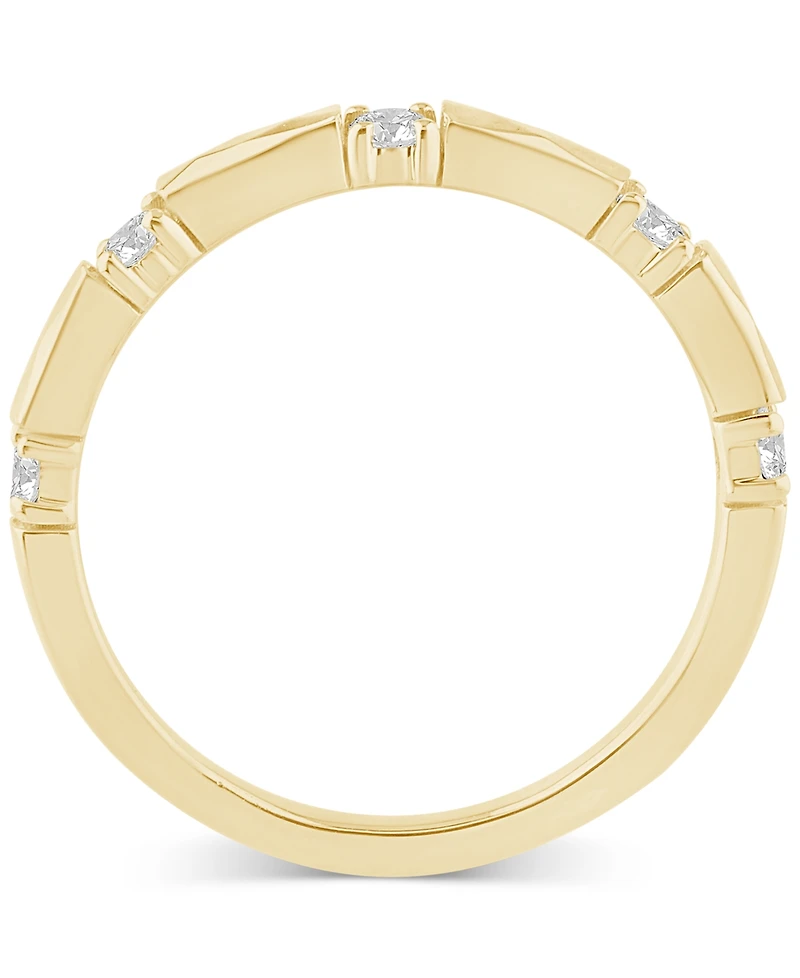 Diamond Three Stone Faceted Wedding Band (1/4 ct. t.w.) in 14k Gold