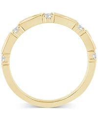 Diamond Three Stone Faceted Wedding Band (1/4 ct. t.w.) in 14k Gold