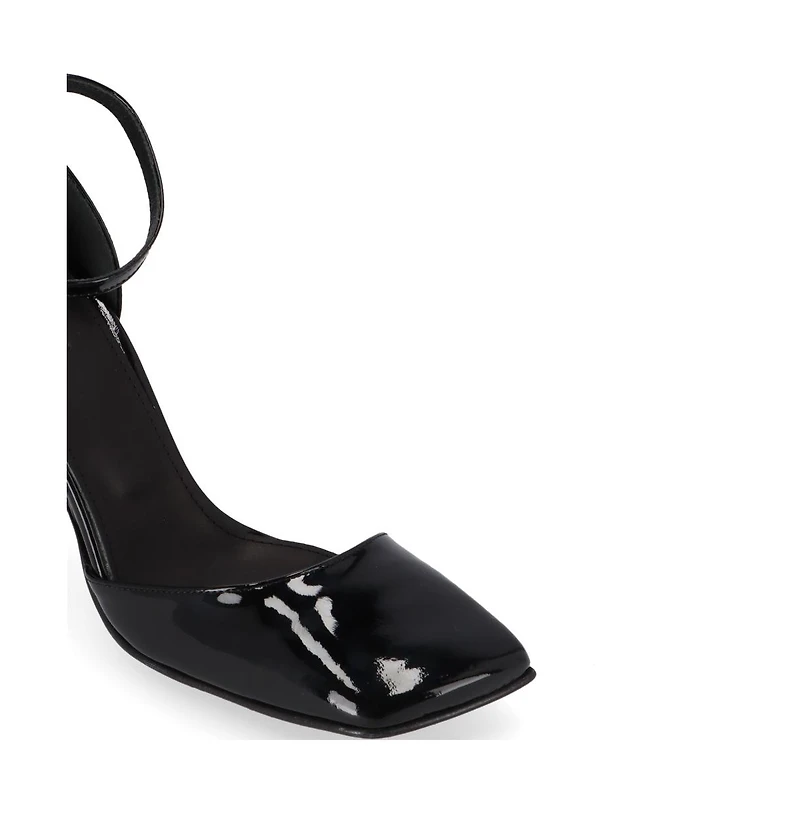 Liebe Onix Black Leather Pumps