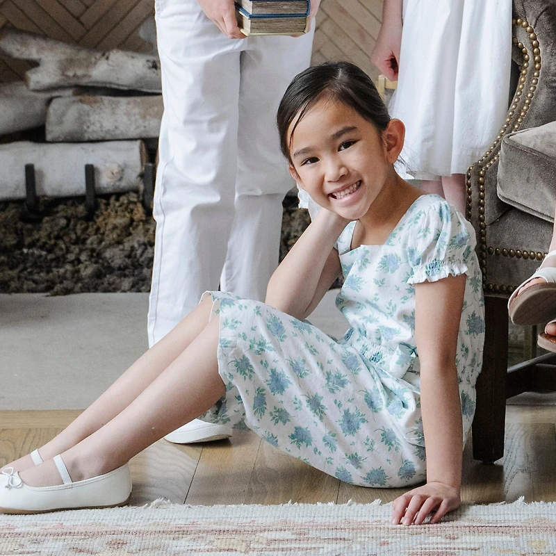 Hope & Henry Little Girls Linen Puff Sleeve Smocked Waist Jumpsuit