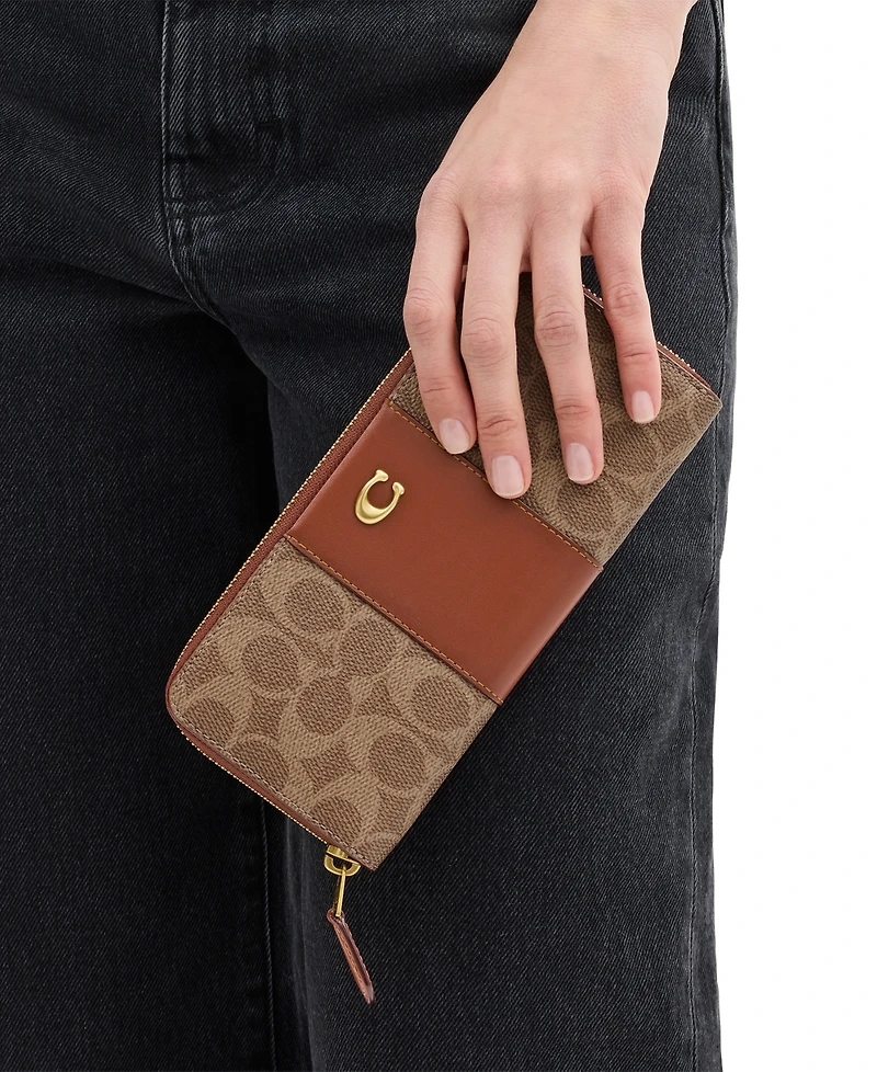 Coach Essential Signature Canvas Slim Accordion Zip Wallet
