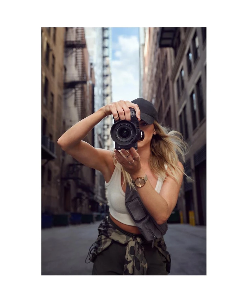 Nikon Z5 Full Frame Mirrorless Camera with Nikon Mb-N10 Multi Battery Power Pack