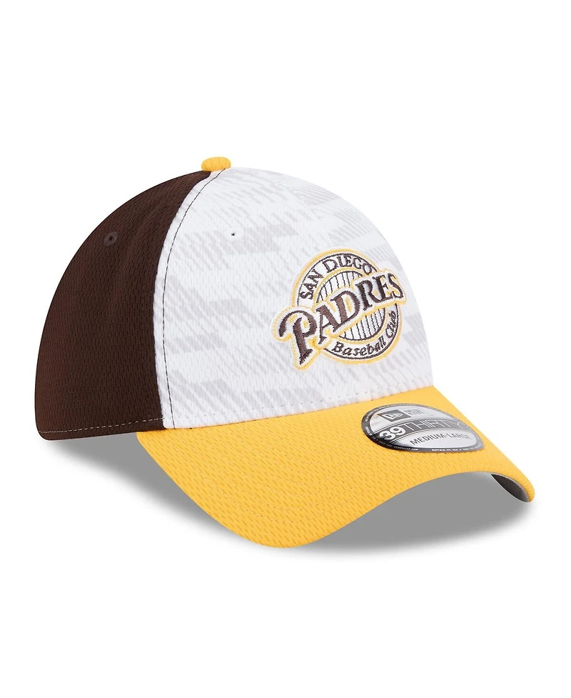 New Era Men's Brown/Gold San Diego Padres 2025 Mlb Clubhouse 39THIRTY Flex Hat