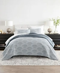Ienjoy Home Scallop Reversible Lightweight Quilt Sets