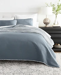 ienjoy Home Scallop Reversible -Pc. Lightweight Quilt Set