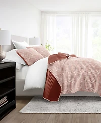 ienjoy Home Scallop Reversible 2-Pc. Lightweight Quilt Set, Twin/Twin Xl