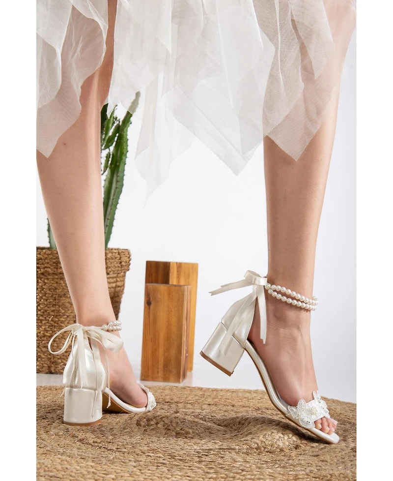 Amber Lace Sandals with Pearls