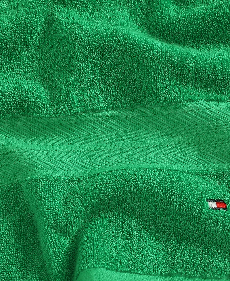 Tommy Hilfiger Home Modern American Solid Cotton Bath Towel, 30" x 54"