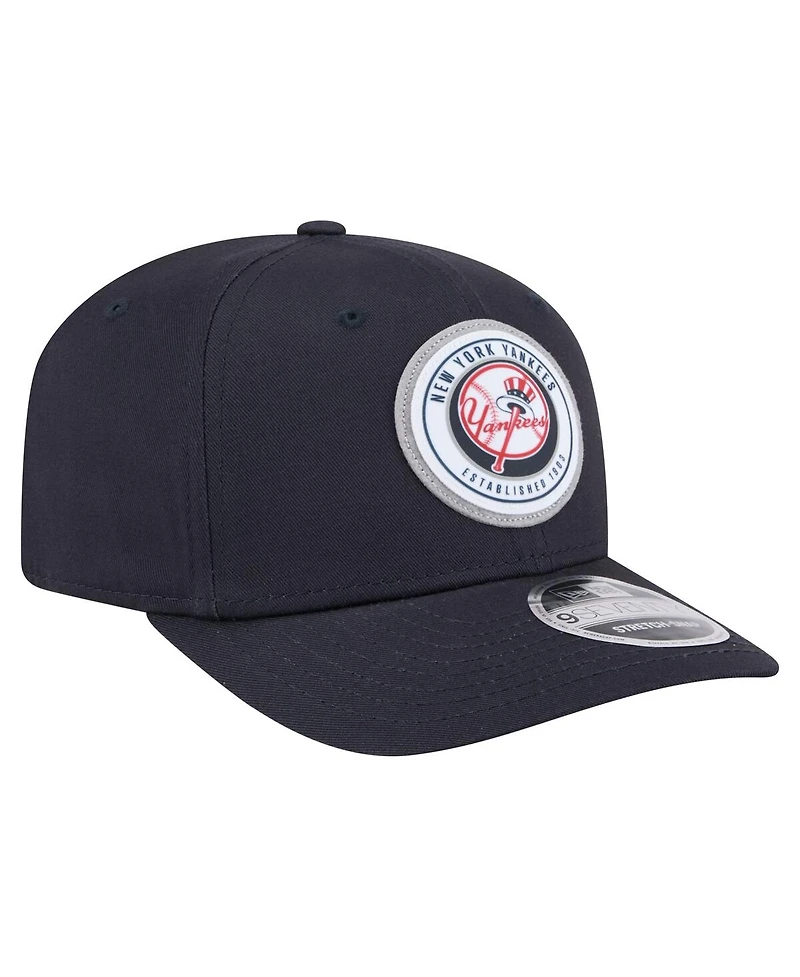 New Era Men's Navy New York Yankees Circle Patch 9SEVENTY Stretch-Snap Hat
