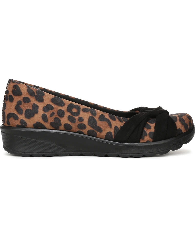 LifeStride Women's Glamour Round Toe Ballerina Flats