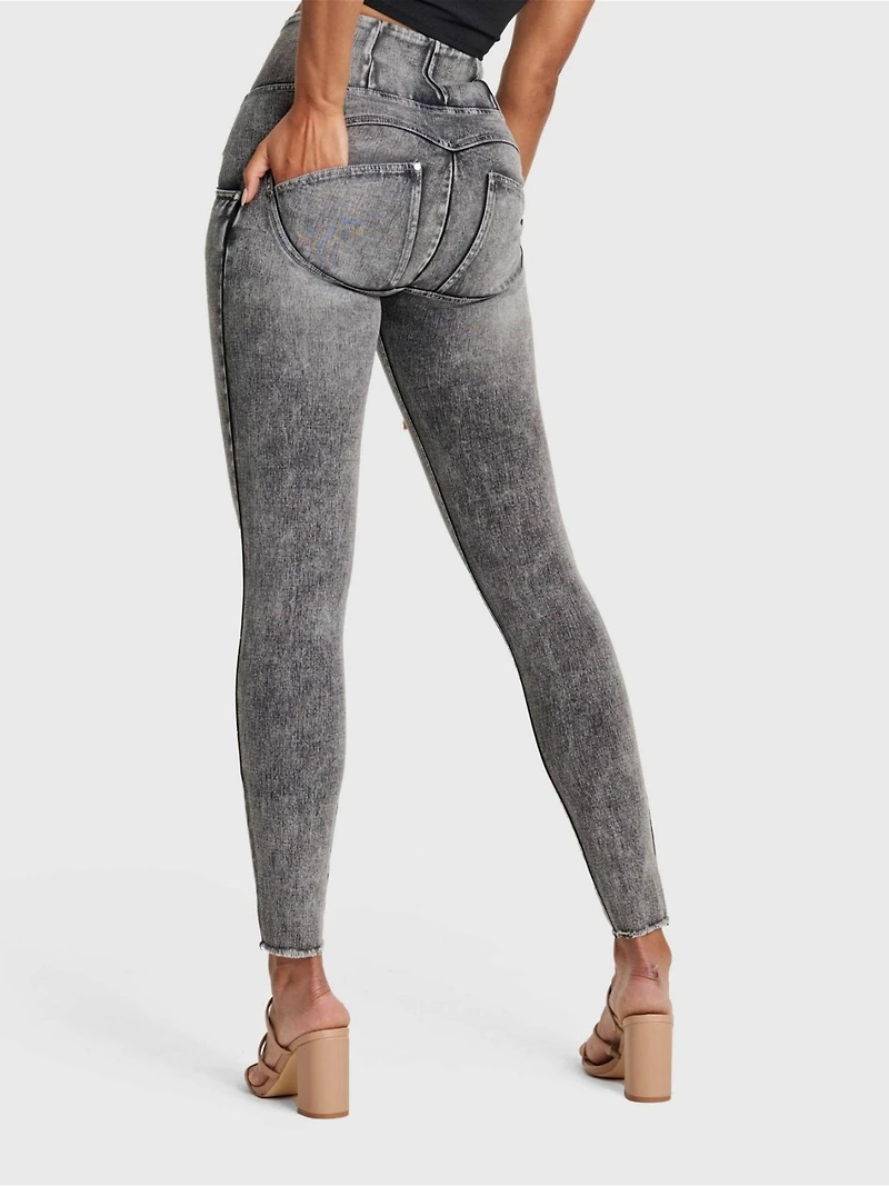 Freddy Women's Snug Sculpting Ripped Skinny Jeans