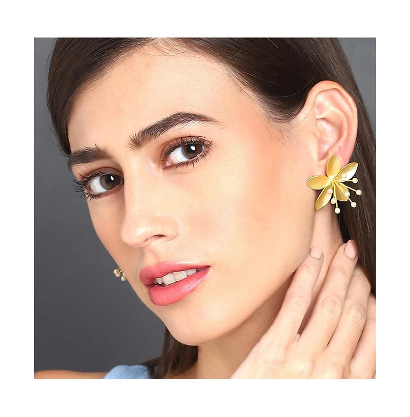 Sohi Women's Floral Drop Earrings