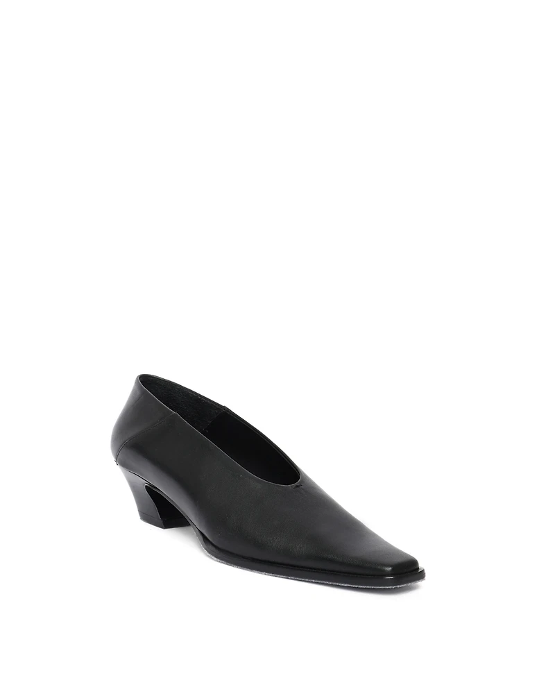 Maguire Shoes Soria Low Closed-Toe Heel