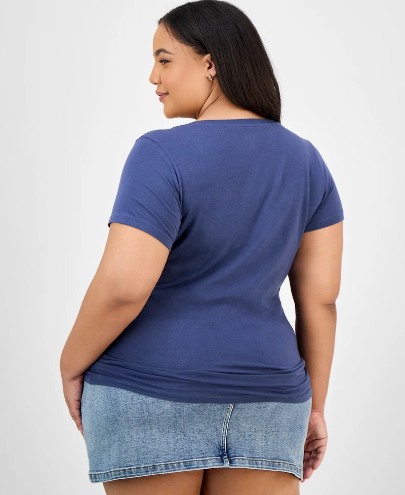 Trendy Plus Fitted V-Neck T-Shirt