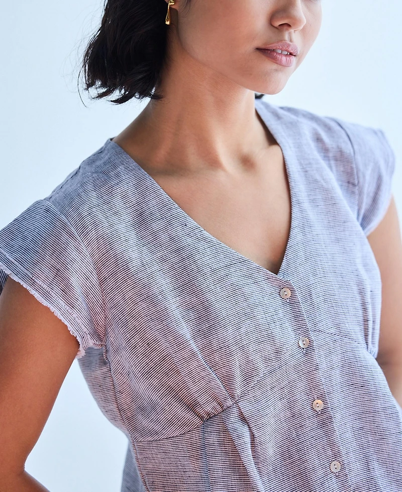 Reistor Women's Deep V-neck Short Top