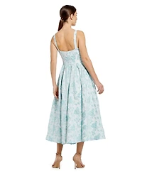 Mac Duggal Women's Sleeveless Large Bow Detail Floral Brocade Dress