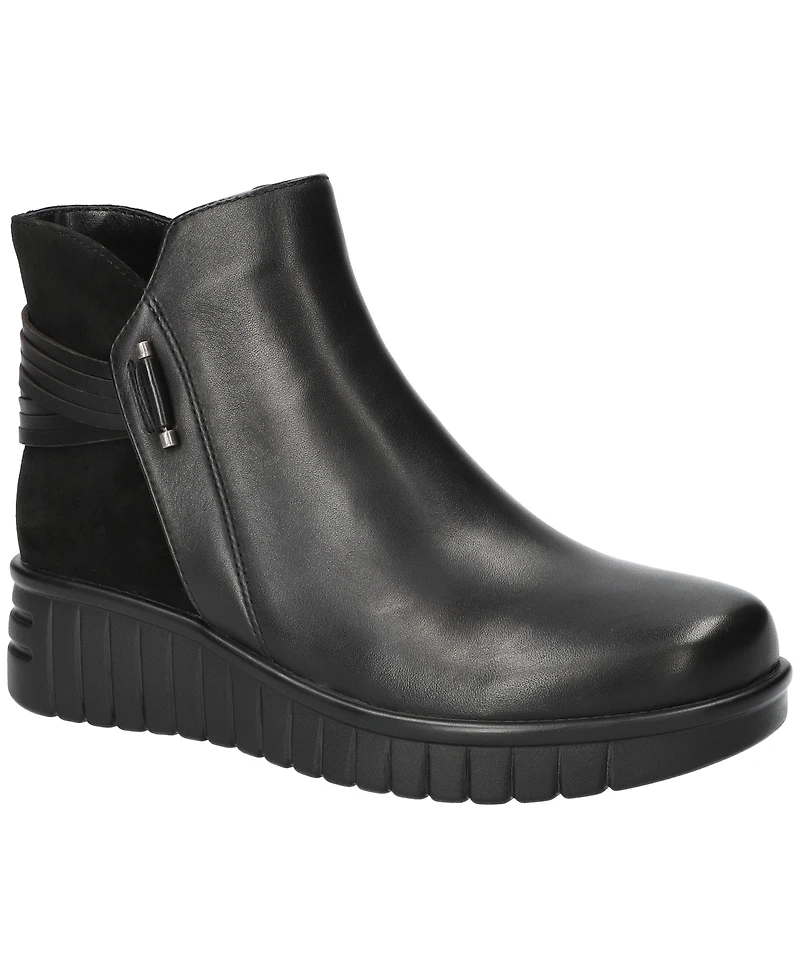 Bella Vita Women's Sueann Round Toe Ankle Booties