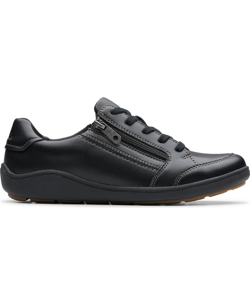 Clarks Women's Bryianne Bayla Round Toe Sneakers