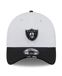 New Era Men's White/Black Las Vegas Raiders 2025 Nfl Training Camp 39THIRTY Flex Hat