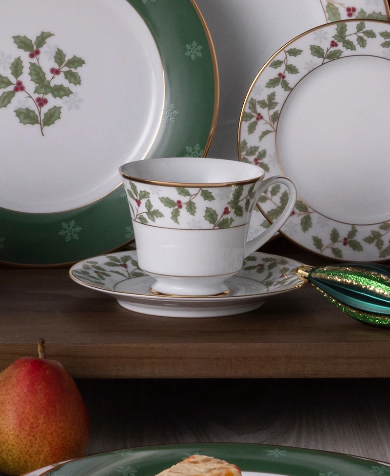 Holly Berry 8 oz Cup, Set of 4
