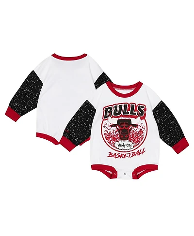 Mitchell & Ness Baby Boys and Girls White Chicago Bulls Hardwood Classics Posterboard Oversize Long Sleeve Bodysuit