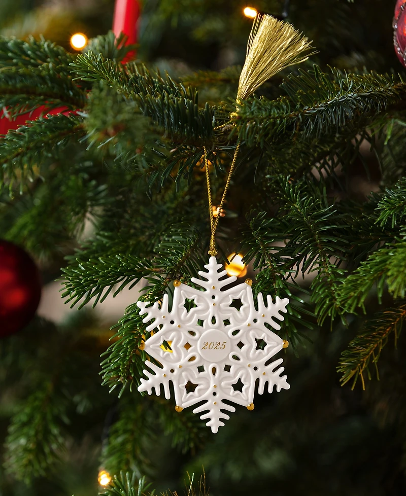 Villeroy & Boch 2025 Christmas Classics Annual Snowflake Ornament