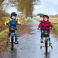 18 Feet Kids Bike with Removable Training Wheels - Black & White