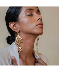 Dhwani Bansal Isaro Chandeliers (Wg)