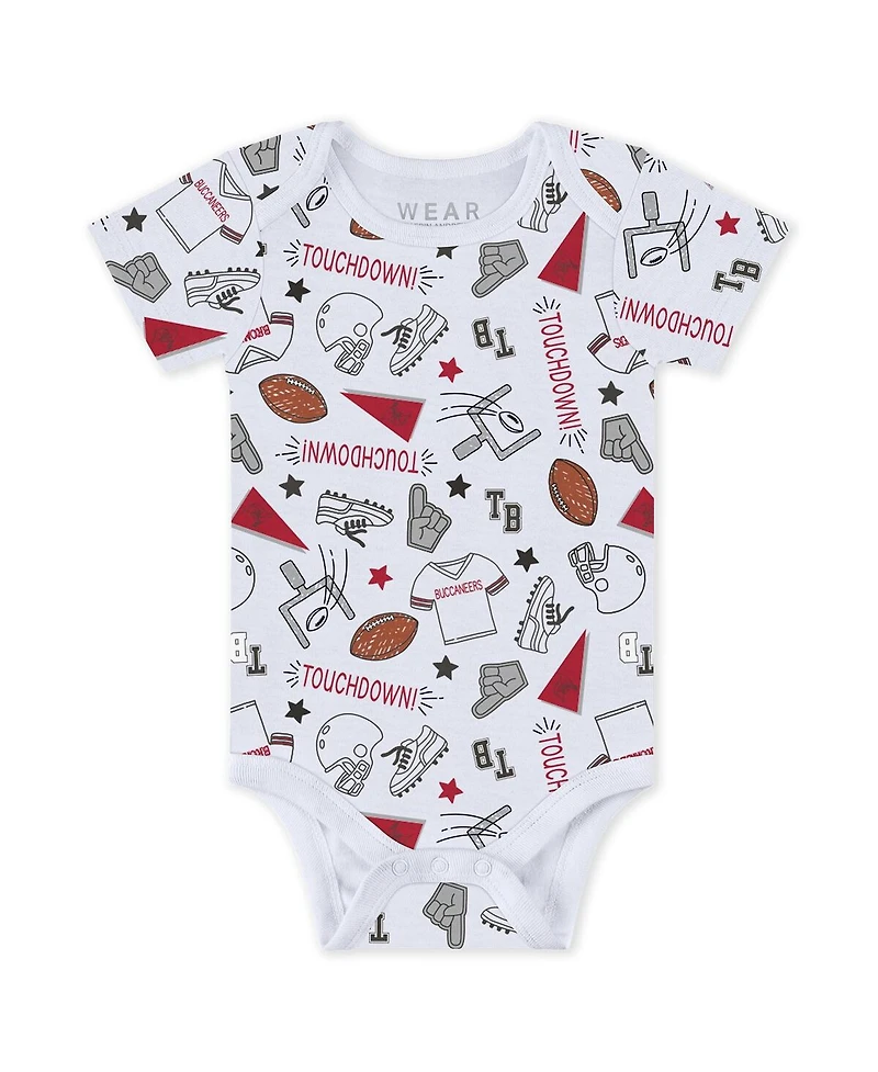 Wear by Erin Andrews Baby Boys and Girls 3-Piece Tampa Bay Buccaneers Turn Me Around Bodysuits and Pant Set