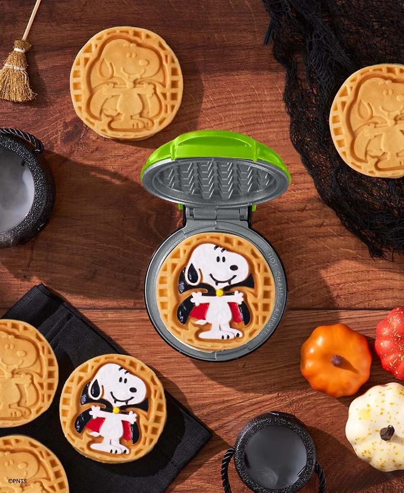 Dash Peanuts Snoopy Vampire Mini Waffle Maker