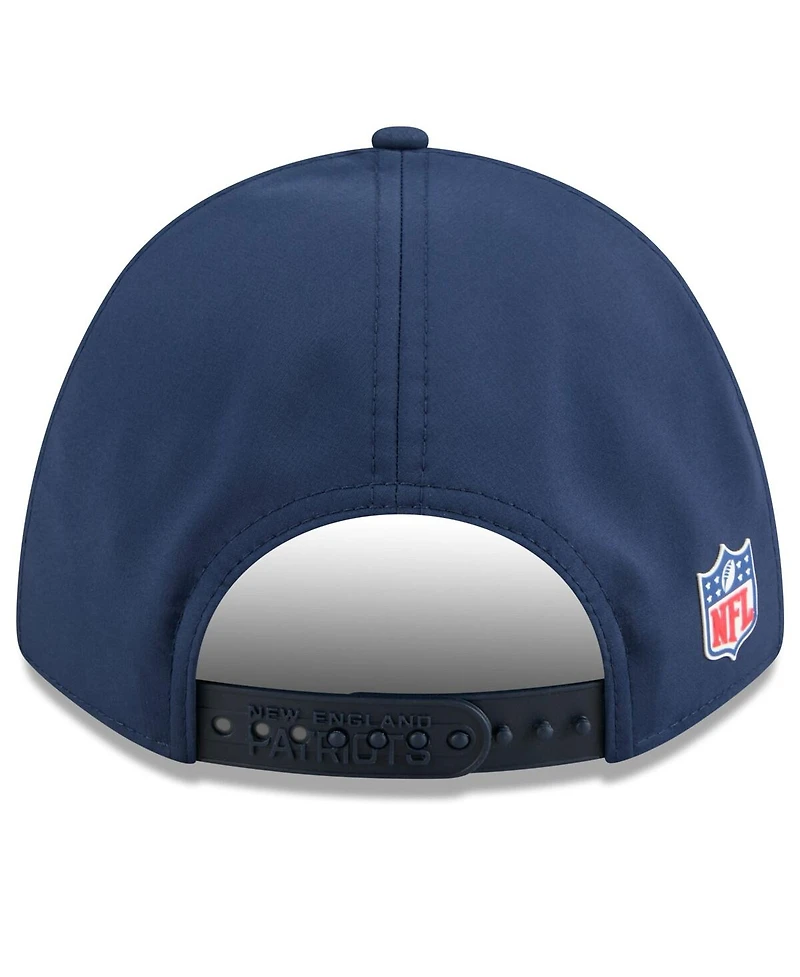 New Era Men's Navy New England Patriots 2025 Sideline M-crown 9FORTY Adjustable Hat