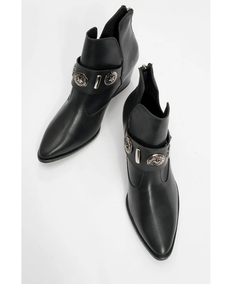 Prologue Shoes Kenda Buckle Block Heel Boot