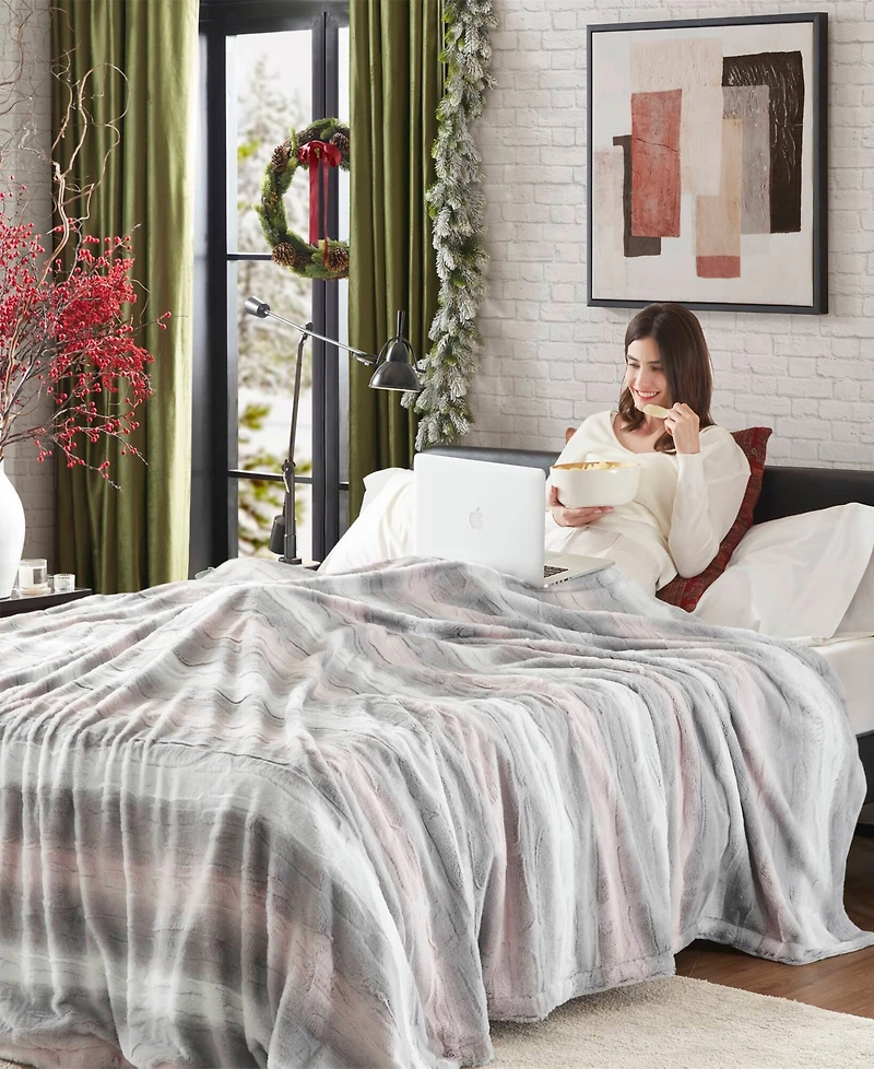 Madison Park Zuri Faux Fur Blanket