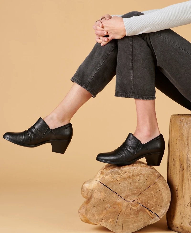 Clarks Women's Emily 2 Cove Ankle Booties