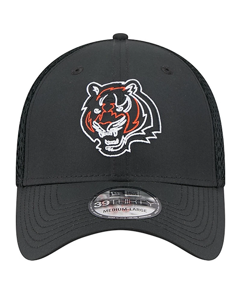 New Era Men's Black Cincinnati Bengals Outline 39THIRTY Flex Hat