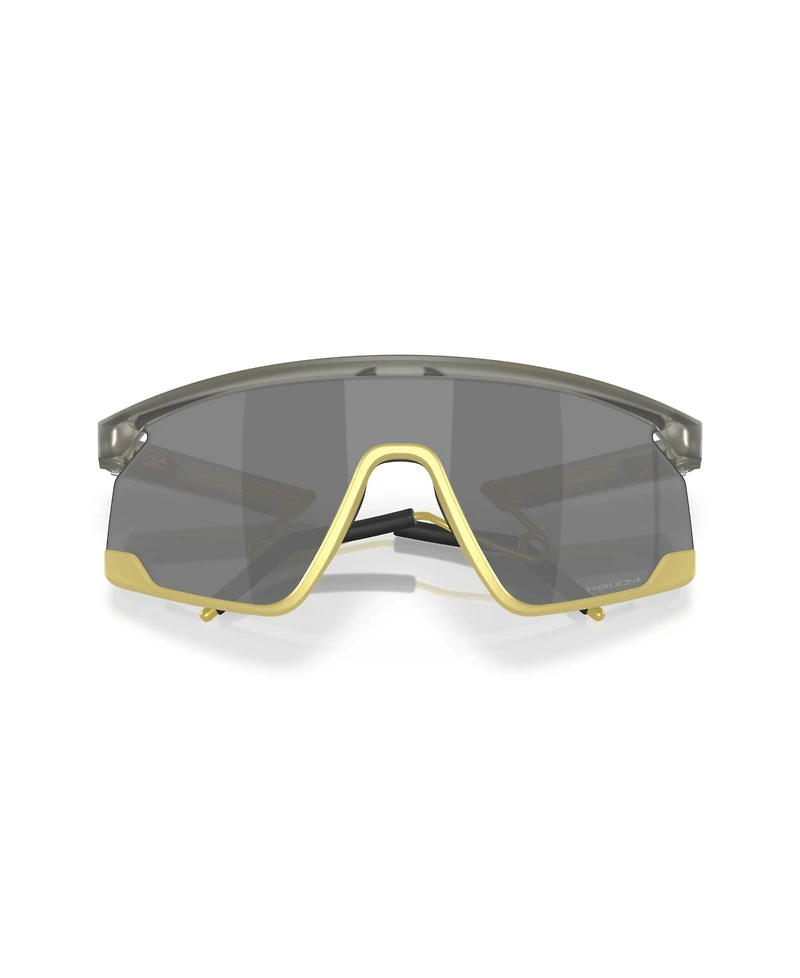 Oakley Men's Sunglasses, Bxtr Metal Alloy Collection OO9237