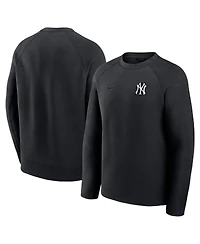 Nike Men's Black New York Yankees Tech Fleece Raglan Sweatshirt