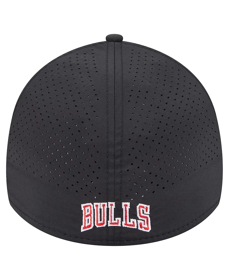 New Era Men's Black Chicago Bulls Featherweight Poly Rope Flex 39Thirty Hat