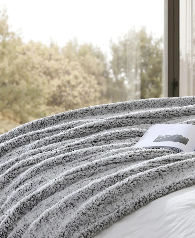 Eddie Bauer Lookout Mountain Tipped Print Sherpa Heated Blanket, Full