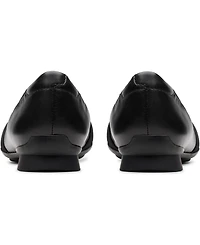 Clarks Women's Jazmynn Gem Round Toe Flats