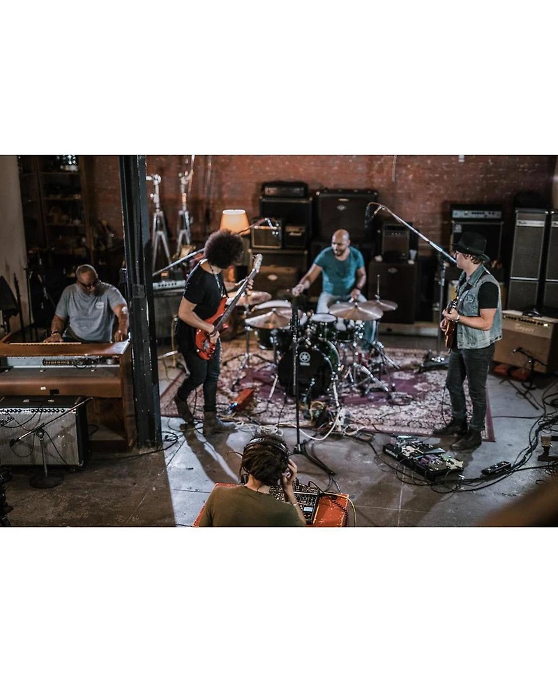 Zoom LiveTrak L-12 12-Channel Digital Mixer & Multitrack Recorder