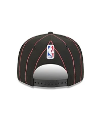 New Era Men's Black Chicago Bulls Jersey Hook Statement Edition 9FIFTY Snapback Hat