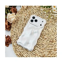 Auramma Gold Bubbles iPhone17 Pro Case