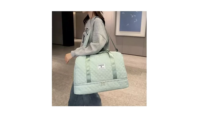 Three-dimensional Diamond Patterned Small Square Tote