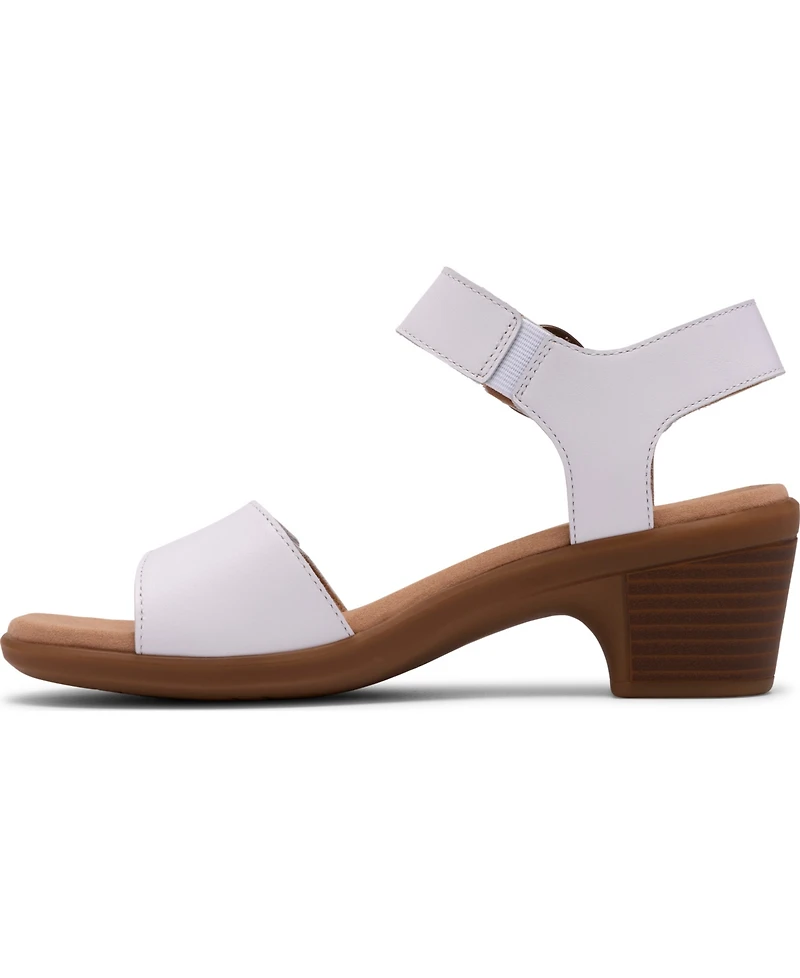 Clarks Women's Emily2 Amanda Round Toe Sandals