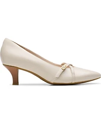 Clarks Women's Kepley Star Kitten Heel Dress Pumps